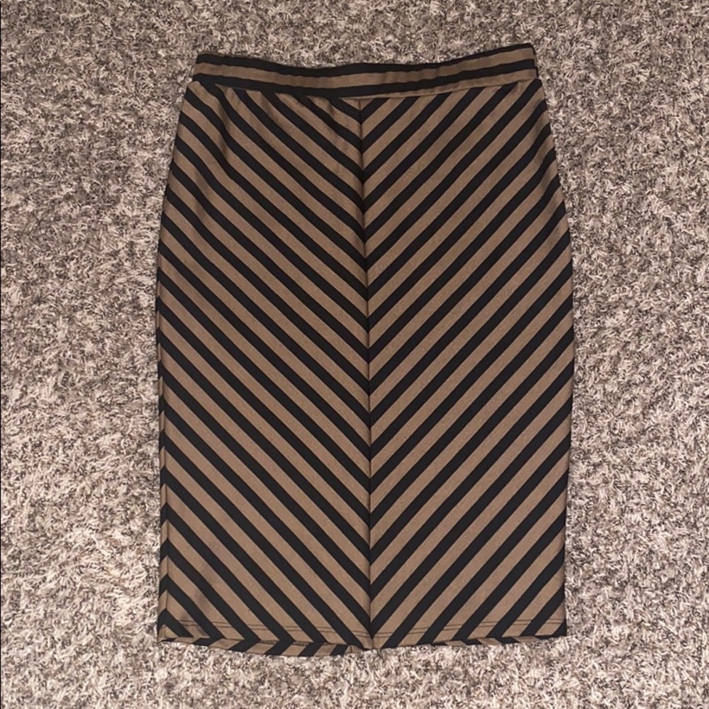 Skirt (Runs small)